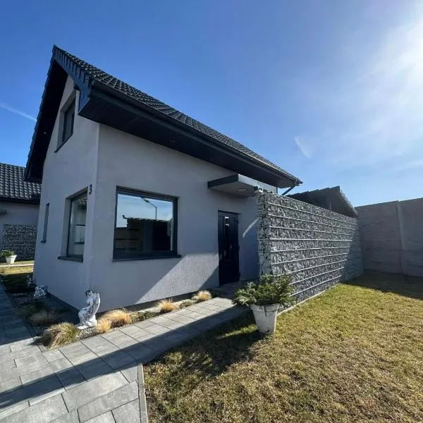 Domek Trzebiatów - 10km od morza,位于Trzebiatów nad Regą的酒店