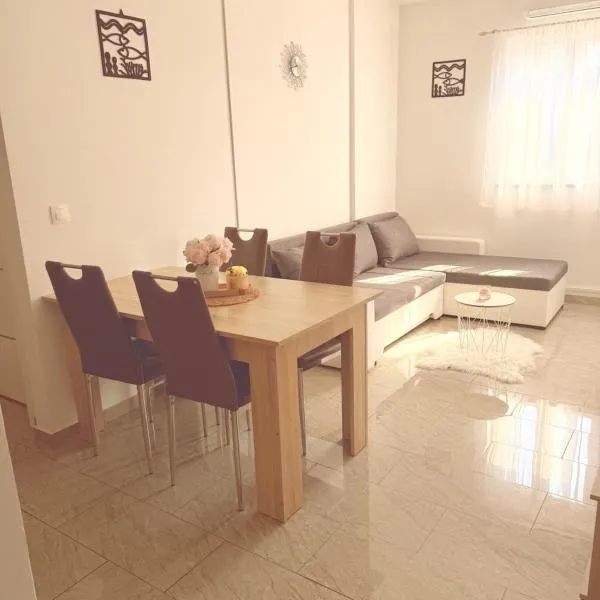 Apartments Niko Novalja，位于诺瓦利娅的酒店