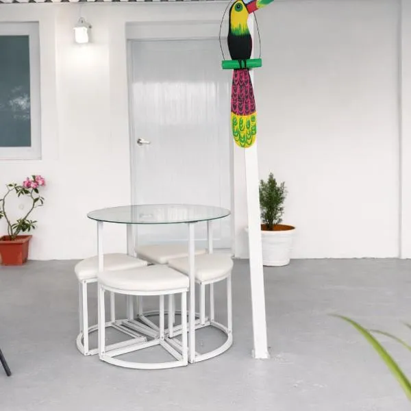 Black & White Comfort Studio，位于圣胡安的酒店