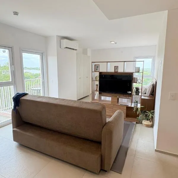 Monoambiente moderno con balcón, piscina en Luque，位于Luque的酒店