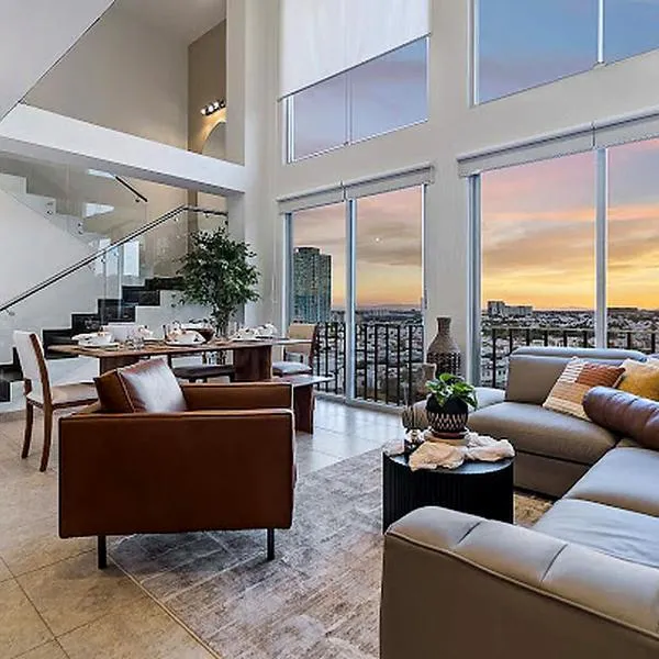 Depa Penthouse en Juriquilla con terraza y alberca climatizada，位于约里奇拉的酒店