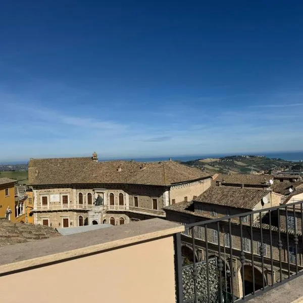 Appartamento panoramico nel cuore di Fermo，位于费尔莫的酒店