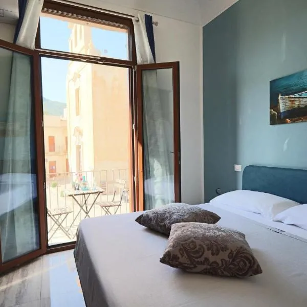 Agorà di Favignana - Affittacamere Piazza Madrice,位于法维尼亚纳的酒店