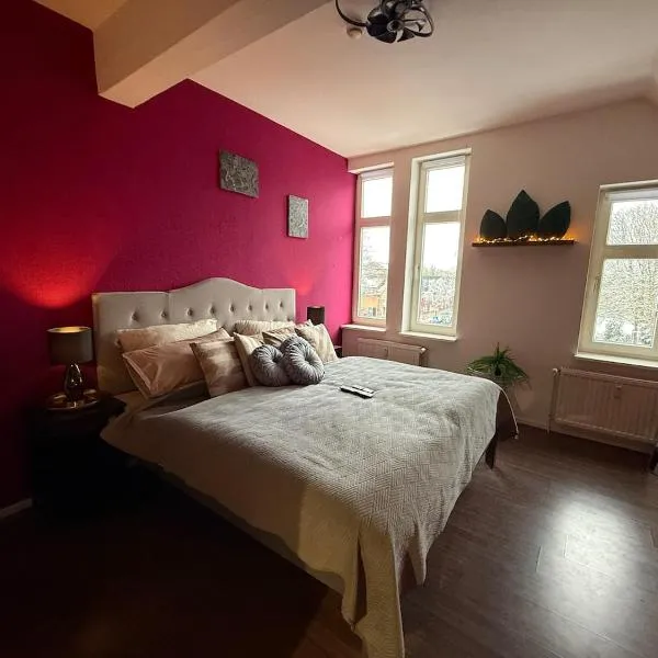 - LUXUS-OASE - Massagesessel, Wasserblick & Sky TV，位于于尔岑的酒店
