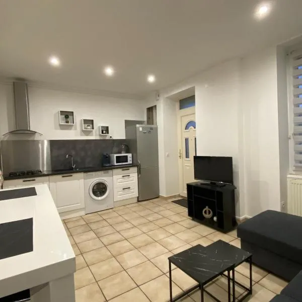 Appartement centre-ville Parking gratuit-Wifi，位于勒克佐的酒店