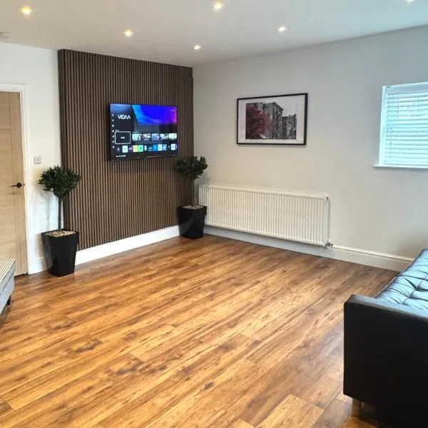 Modern 2 Bedroom Apartment near Crosby Beach & Liverpool，位于克罗斯比的酒店