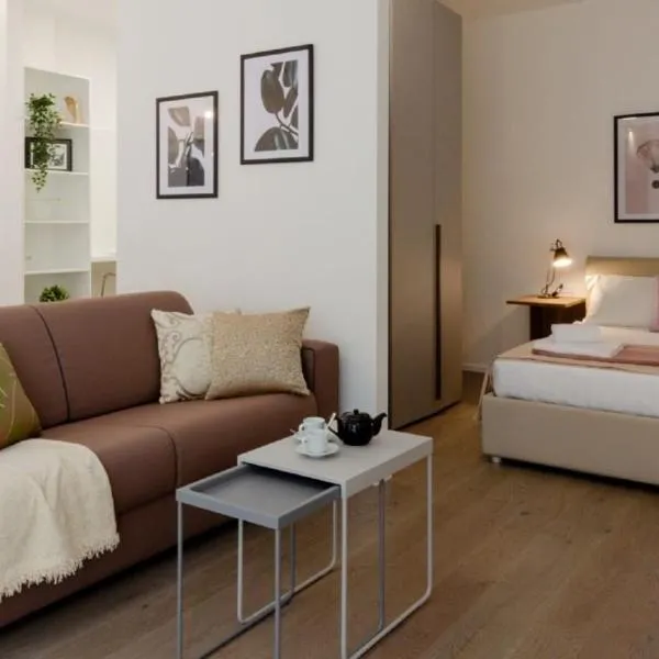 Modern Apartment between Como & Milan，位于洛马佐的酒店