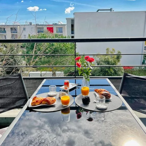 Grand Studio, coin nuit séparé, terrasse et garage privatif，位于鲁瓦扬的酒店