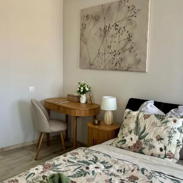 HelloWine Apartman，位于埃格尔的酒店
