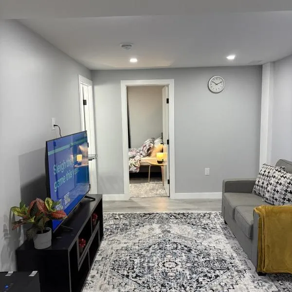 A quiet cozy 1 Bedroom at Prairie Point，位于温尼伯的酒店