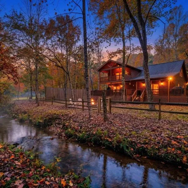 The cozy cabin get away with hot tub,位于蓝岭的酒店