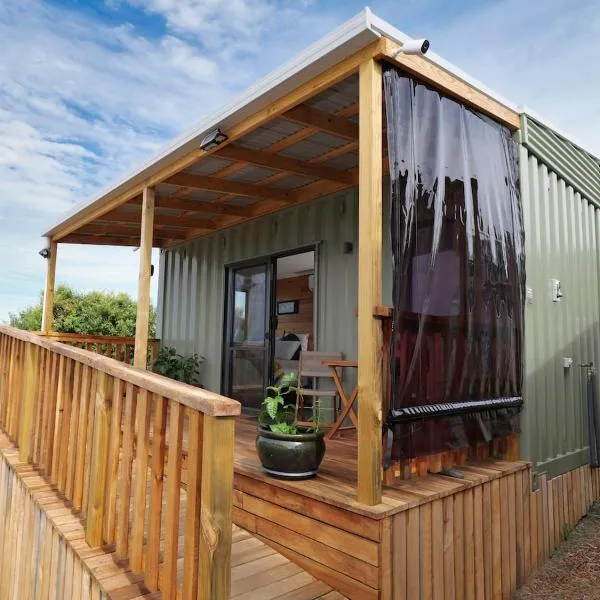Leven Studio - StayTiny at Ulverstone，位于阿尔弗斯通的酒店