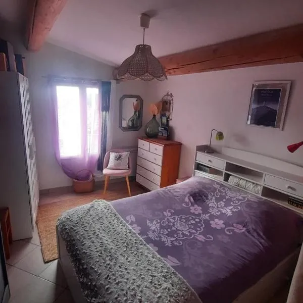 Chambre "Là Maison Haute"，位于Faucon的酒店
