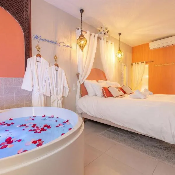 Marrakech Cinéma Jacuzzi - Suite romantique，位于费赞的酒店