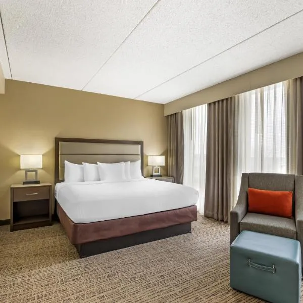 Best Western Holiday Lodge，位于克利尔莱克的酒店