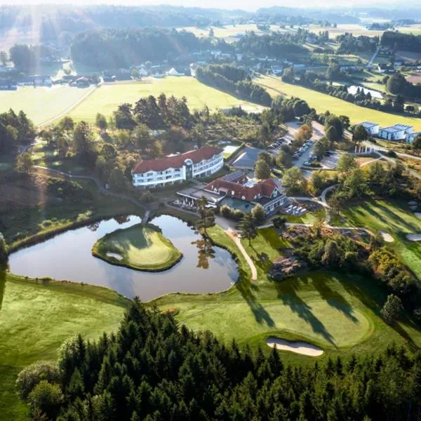 豪格施拉格高尔夫度假酒店，位于Haugschlag的酒店