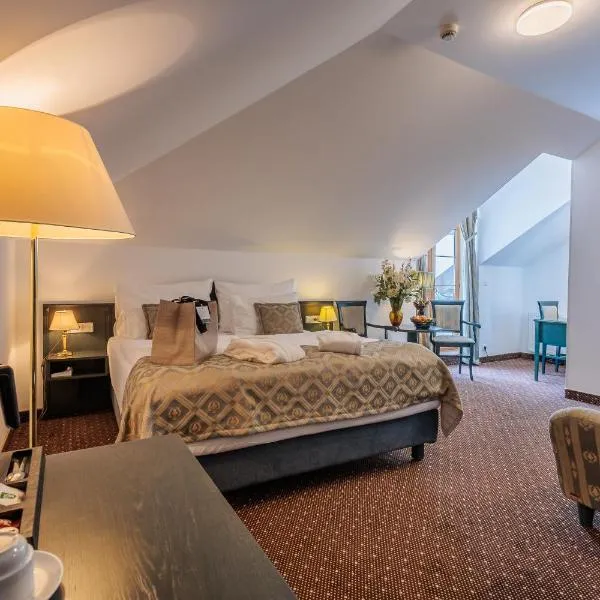 达罗凡斯基杜芙尔康体高尔夫酒店，位于布扎西的酒店