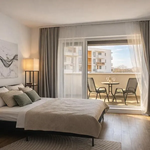 LUMO Terrace Studio with Private Parking near Coresi，位于布拉索夫的酒店