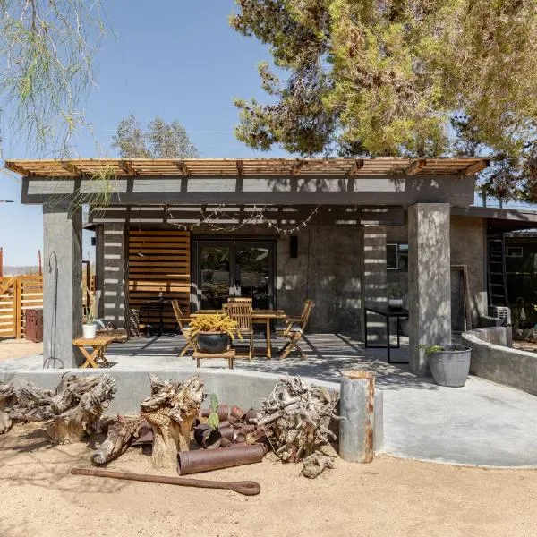 Popular Homestead! Location, Stargaze, Views!，位于约书亚树的酒店