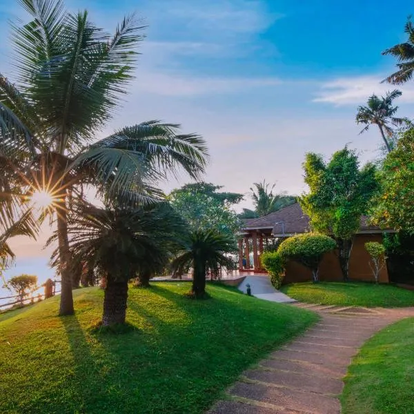 Fragrant Nature Backwater Resort & Ayurveda Spa Kollam，位于奎隆的酒店
