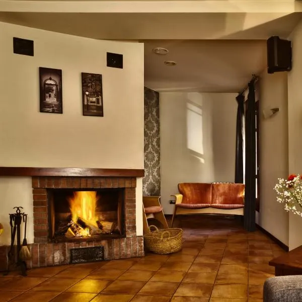洛阿雷霍斯佩德里亚酒店，位于Plasencia del Monte的酒店
