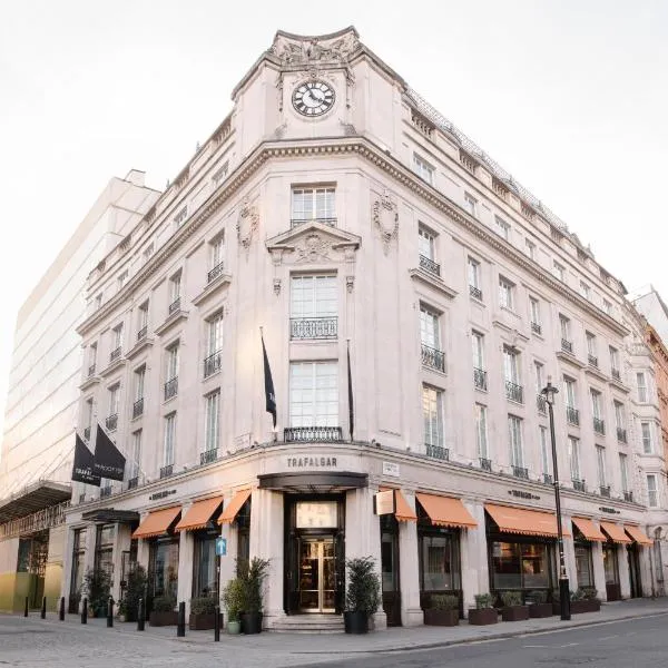The Trafalgar St James London Curio Collection by Hilton，位于伦敦的酒店