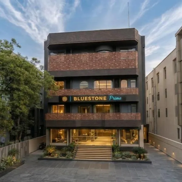 Hotel Bluestone Prime Nehru Place by The Cosy hotels，位于新德里的酒店