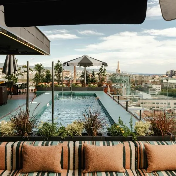 The Social Hub Barcelona Poblenou，位于巴塞罗那的酒店