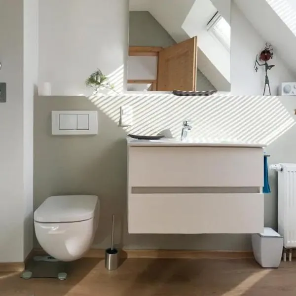 Klimatisiertes Apartment mit Balkon，位于葡萄酒之路上的诺伊施塔特的酒店