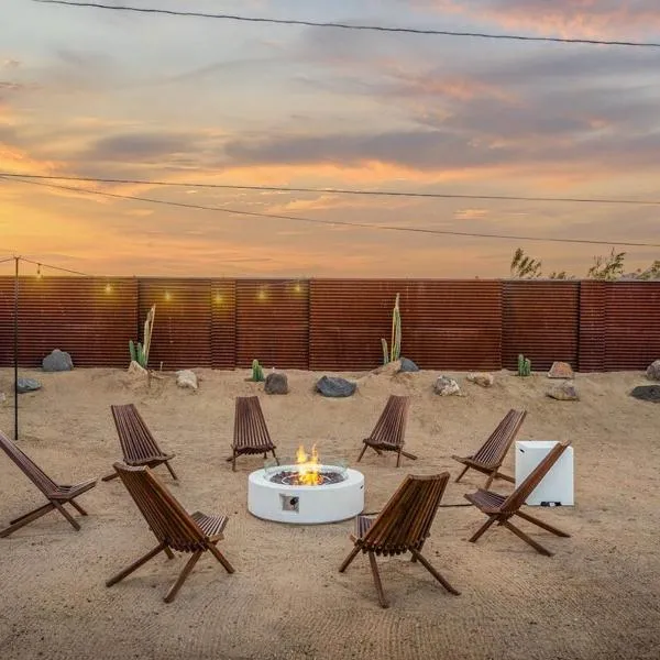 Desert Sage - Walk to Downtown JT - Private Retreat，位于约书亚树的酒店