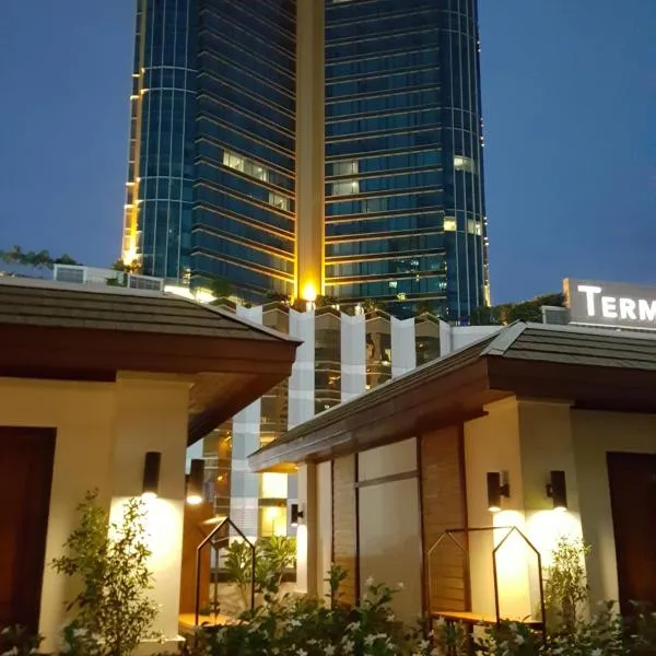 W 21 Hotel Bangkok，位于曼谷的酒店