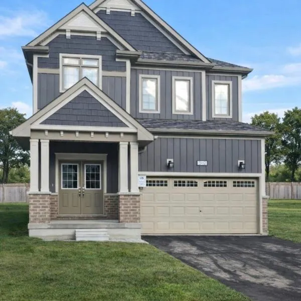 Muskoka Luxury Charming Cottage 4BR 3 Bath，位于格雷文赫斯特的酒店