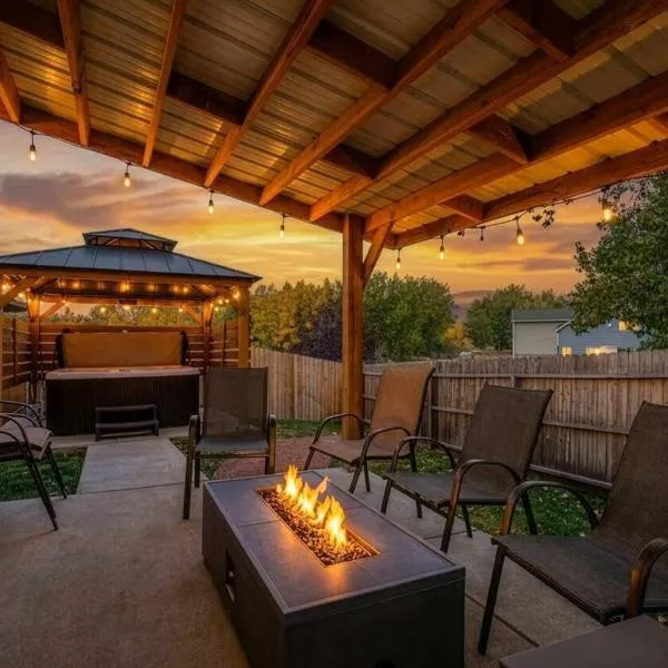 Hearth Haven - Hot Tub BBQ Large Groups，位于科罗拉多斯普林斯的酒店