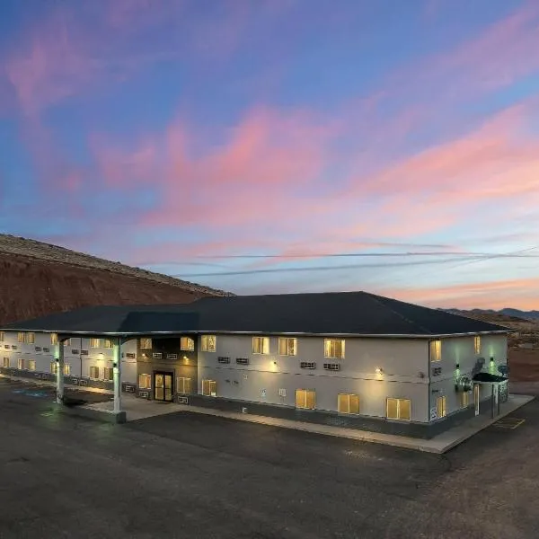 Quality Inn & Suites Salina National Forest Area，位于萨利纳的酒店