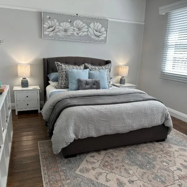 Daisy Cottage on Duke 1BR，位于Yarram的酒店