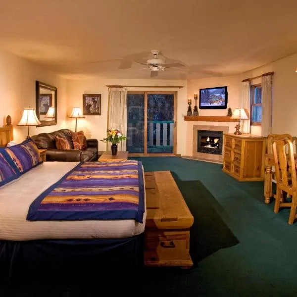 阿尔卑斯一田一墅套房酒店，位于Valdez的酒店
