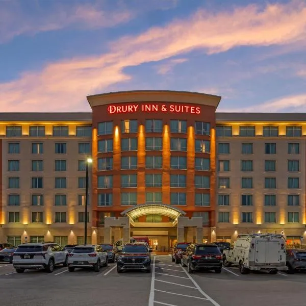 Drury Inn & Suites Fort Myers Airport FGCU，位于迈尔斯堡的酒店