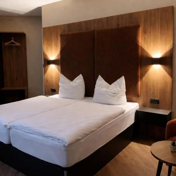 Hotel und Restaurant Hohe Schule，位于赫尔博恩的酒店