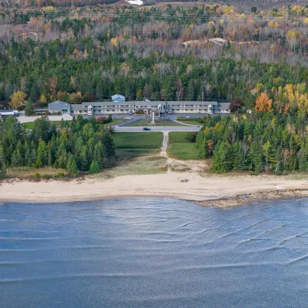 Manistique Sands，位于马尼斯蒂克的酒店