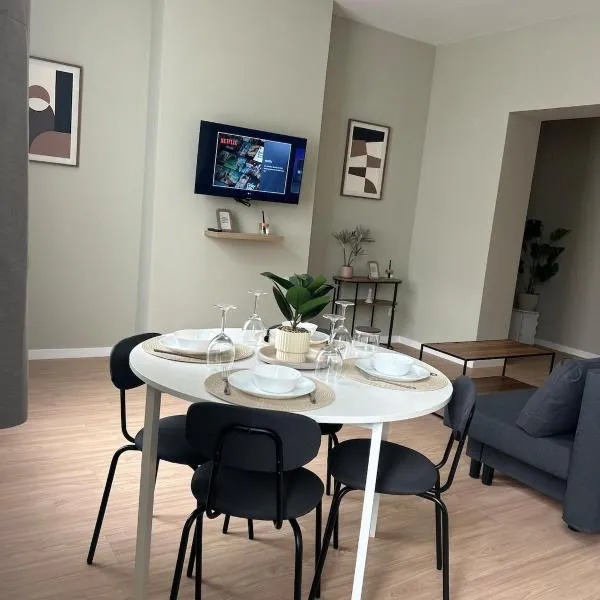 Elegant renovated apartment 2 bedrooms close to transport，位于布鲁塞尔的酒店