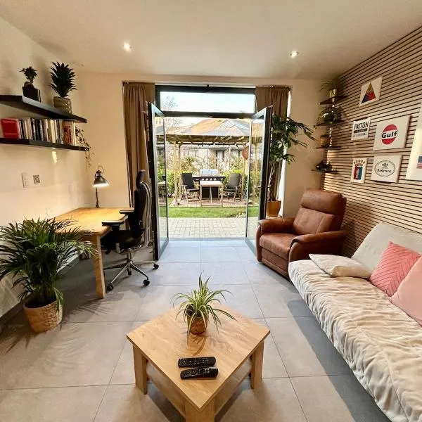 Appartement de Standing Plein Centre-Ville "L Atelier de Joss"，位于巴斯托涅的酒店