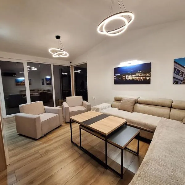 Lara - Holiday Villa，位于奥赫里德的酒店