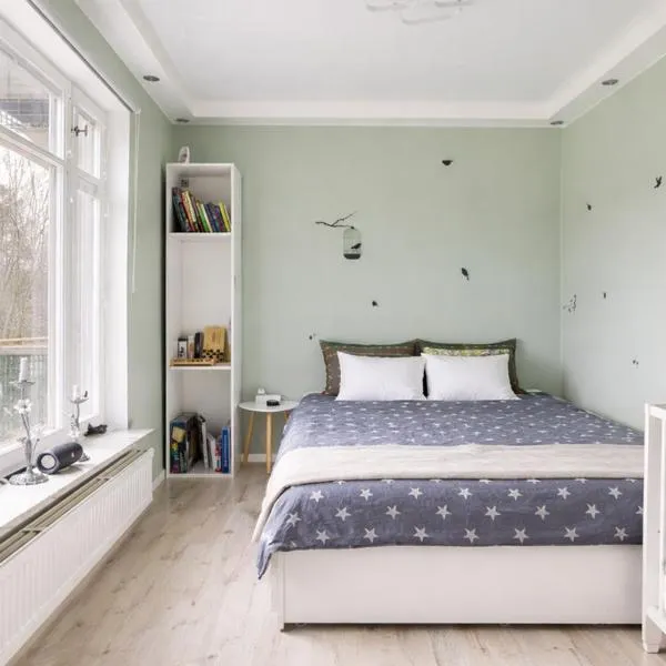 Nordic Calm Forest Apartment，位于Hävla的酒店