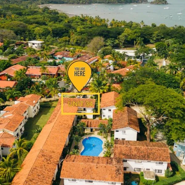 Tropical Beach Second Floor Studio with Hill view，位于科克的酒店