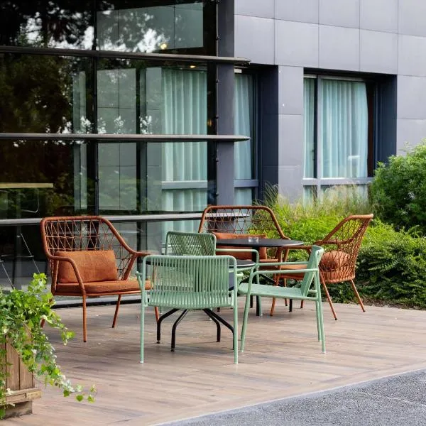 四季里尔机场酒店，位于莱斯坎的酒店