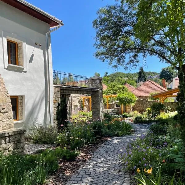 TR 1823 Vendégház，位于马德的酒店