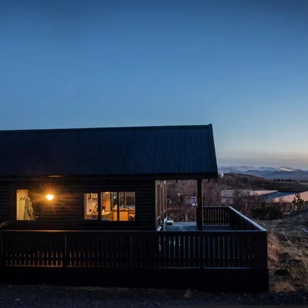Cozy cabin near golden circle with panoramic views，位于莫斯费德斯拜尔的酒店
