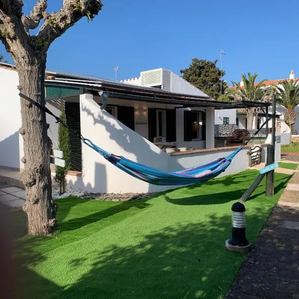 Bonito Apartamento con piscina y a dos pasos de la playa，位于松霍里吉尔的酒店
