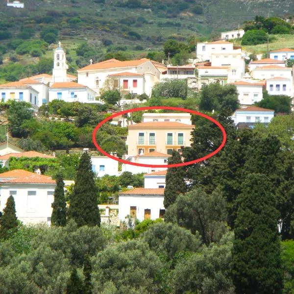 KARMI Apartments Stenies Andros，位于Kourélion的酒店