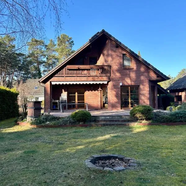 Auf der Heide - Ferienhaus für 6 Personen，位于Borkheide的酒店